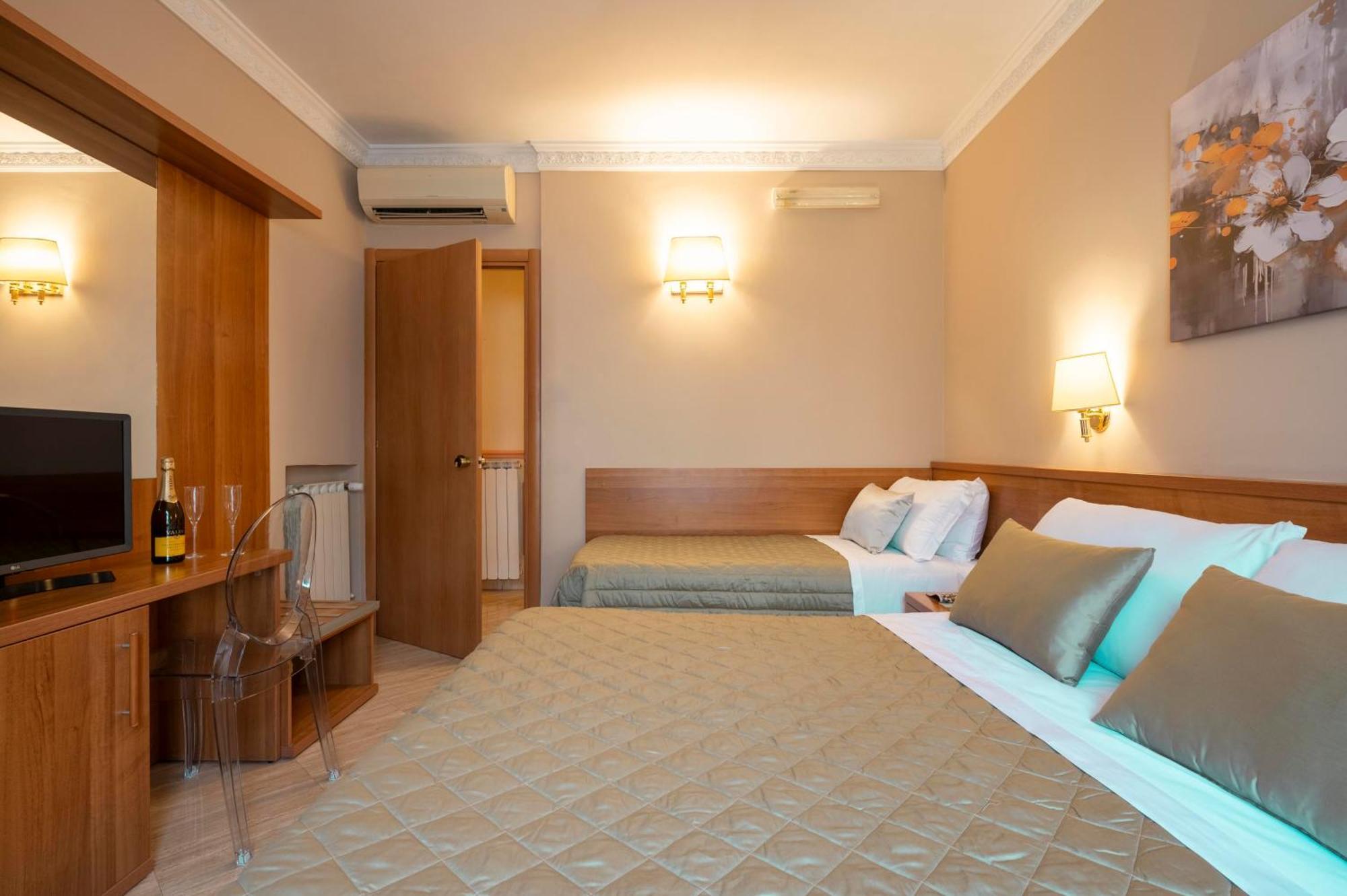 Hotel Magic Рим Екстериор снимка